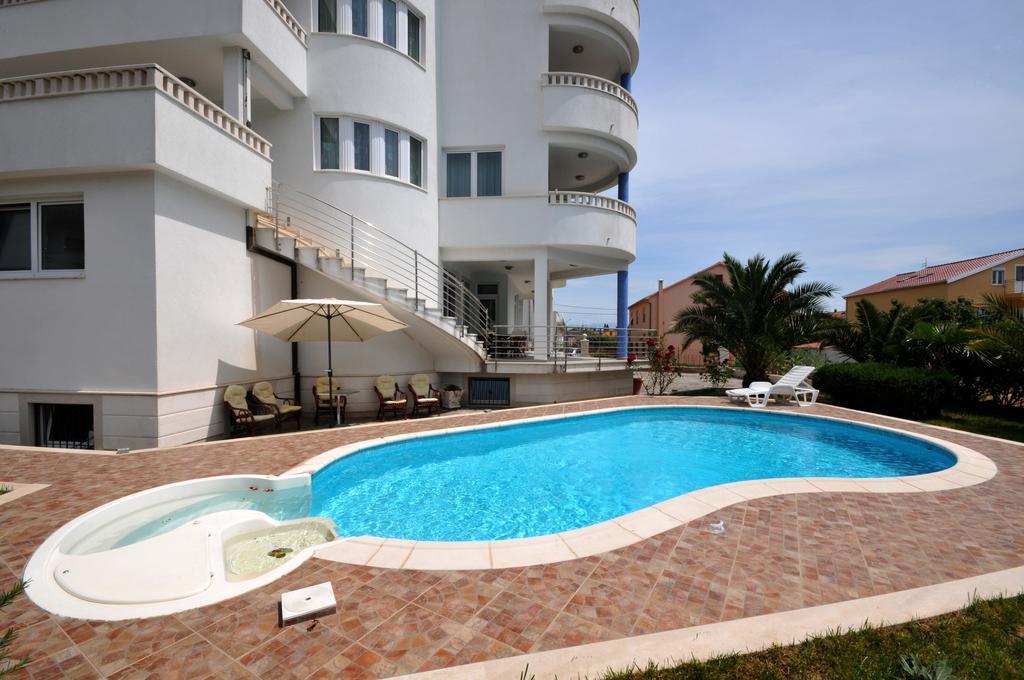 Apartments Villa Lida โตรกีร์ ภายนอก รูปภาพ