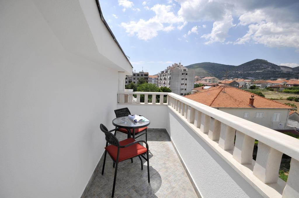 Apartments Villa Lida โตรกีร์ ภายนอก รูปภาพ