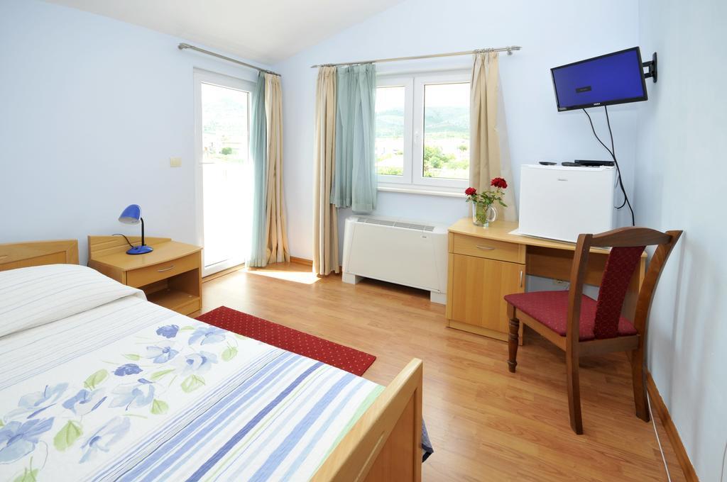 Apartments Villa Lida โตรกีร์ ภายนอก รูปภาพ