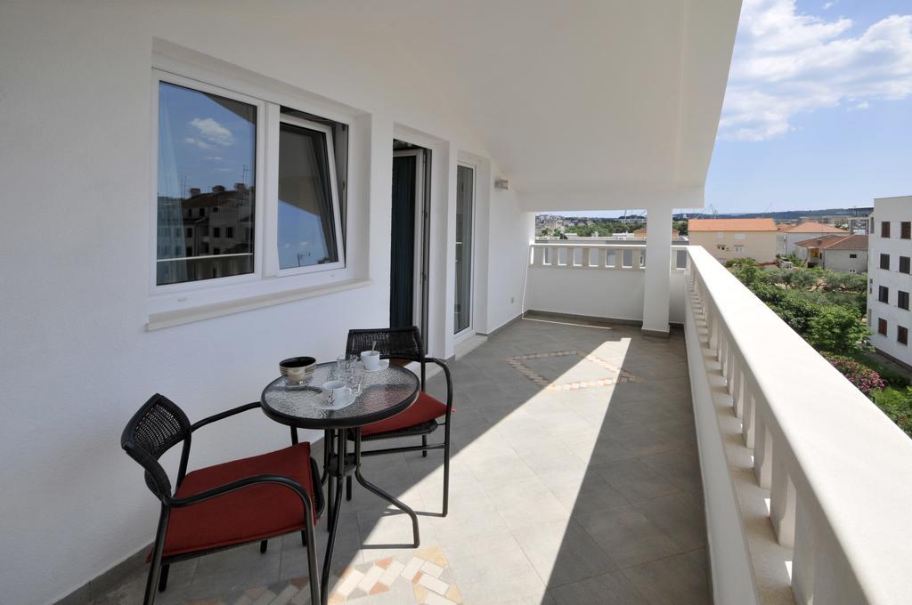 Apartments Villa Lida โตรกีร์ ภายนอก รูปภาพ