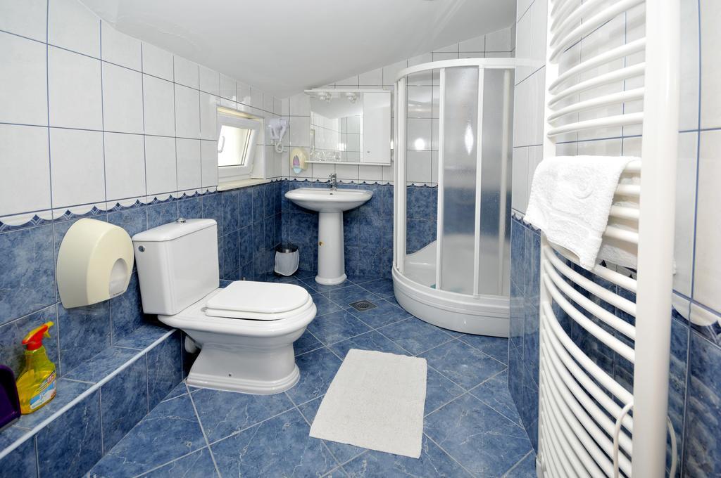 Apartments Villa Lida โตรกีร์ ภายนอก รูปภาพ
